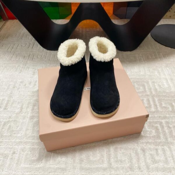 repliche,replica,perfette,siti di,affidabili,migliori siti,dove comprare,1:1,scarpe da ginnastica Miu Miu scarpe da barca stivali da neve in lana (6CWZ5)