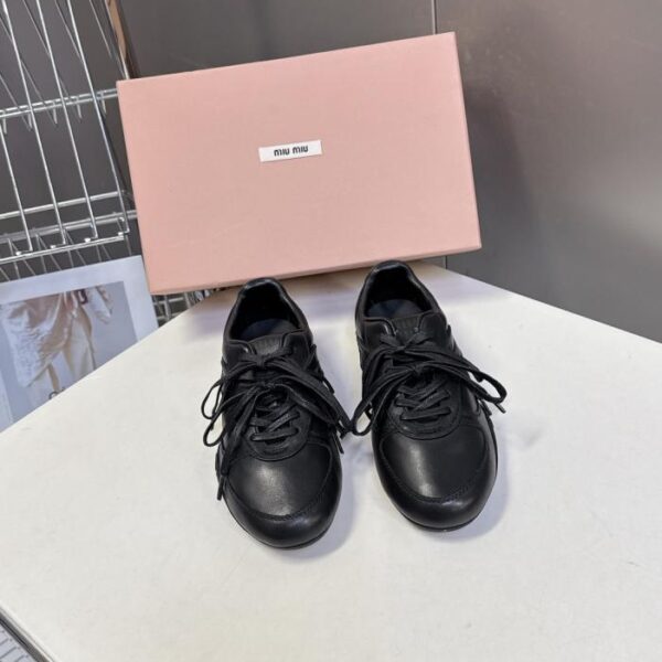 repliche,replica,perfette,siti di,affidabili,migliori siti,dove comprare,1:1,scarpe da ginnastica Le ultime scarpe casual retrò di MiuMiu, le scarpe Dexun (5DDM5)