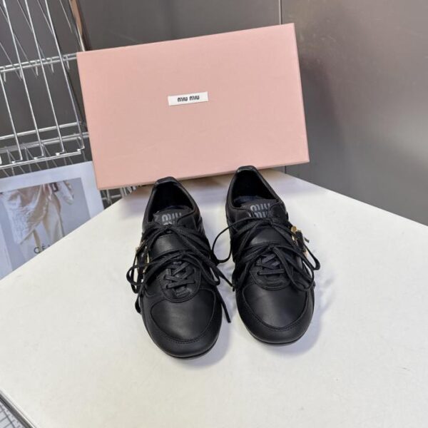 repliche,replica,perfette,siti di,affidabili,migliori siti,dove comprare,1:1,scarpe da ginnastica Le ultime scarpe casual retrò di MiuMiu, le scarpe Dexun (A1DDS)