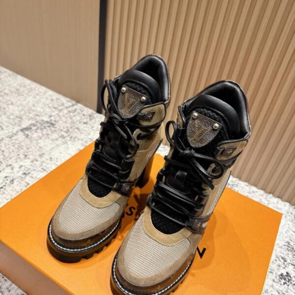 repliche,replica,perfette,siti di,affidabili,migliori siti,dove comprare,1:1,scarpe da ginnastica Versione top degli stivaletti con tacco alto LV Nuovi stivali con tacco alto per l’autunno e l’inverno (L0J2O)