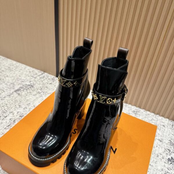 repliche,replica,perfette,siti di,affidabili,migliori siti,dove comprare,1:1,scarpe da ginnastica Versione top degli stivaletti con tacco alto LV, nuovi stivali con tacco alto per l’autunno e l’inverno (R6OY2)