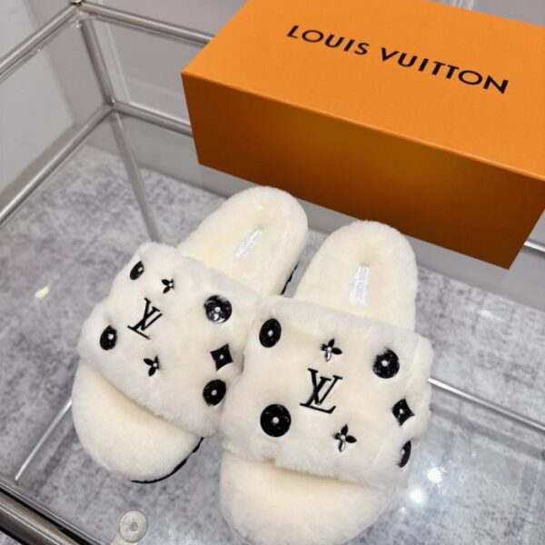 repliche,replica,perfette,siti di,affidabili,migliori siti,dove comprare,1:1,scarpe da ginnastica Pantofole Louis Vuitton in lana nuova per l’inizio dell’autunno, versione top (15UCC)