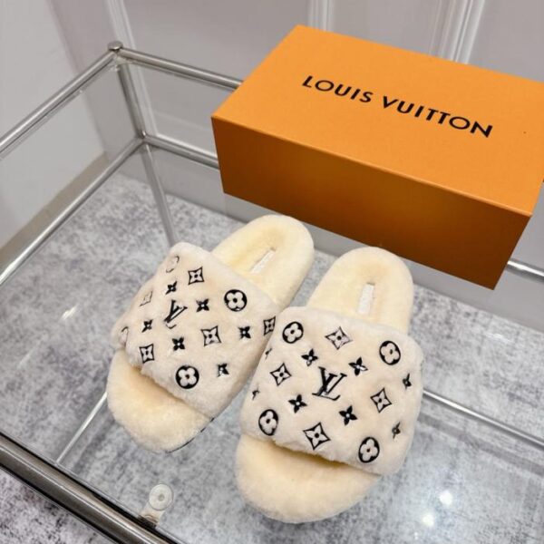 repliche,replica,perfette,siti di,affidabili,migliori siti,dove comprare,1:1,scarpe da ginnastica Pantofole Louis Vuitton in lana vergine per l’inizio dell’autunno (AXKCY)