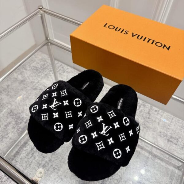 repliche,replica,perfette,siti di,affidabili,migliori siti,dove comprare,1:1,scarpe da ginnastica Pantofole Louis Vuitton in lana vergine per l’inizio dell’autunno (RB41T)