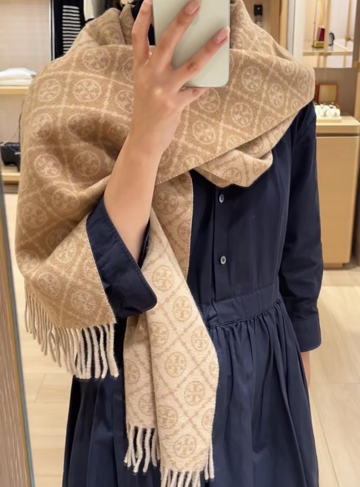 repliche,replica,perfette,siti di,affidabili,migliori siti,dove comprare,1:1,scarpe da ginnastica Sciarpa lunga grande in jacquard TORY BURCH T MONOGRAM (LMGLU) repliche,replica,perfette,siti di,affidabili,migliori siti,dove comprare,1:1,scarpe da ginnastica Sciarpa lunga grande in jacquard TORY BURCH T MONOGRAM (LMGLU)