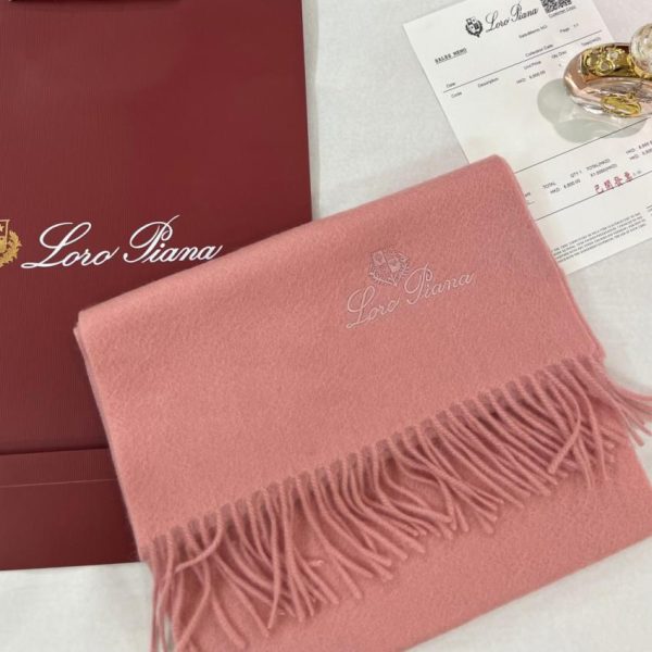 repliche,replica,perfette,siti di,affidabili,migliori siti,dove comprare,1:1,scarpe da ginnastica Novità autunno/inverno Loro Piana: sciarpa in cashmere di alta qualità (ARQ2K)