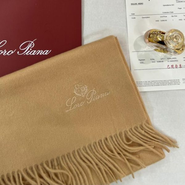 repliche,replica,perfette,siti di,affidabili,migliori siti,dove comprare,1:1,scarpe da ginnastica Novità autunno/inverno Loro Piana: sciarpa in cashmere di alta qualità (CWMZR)