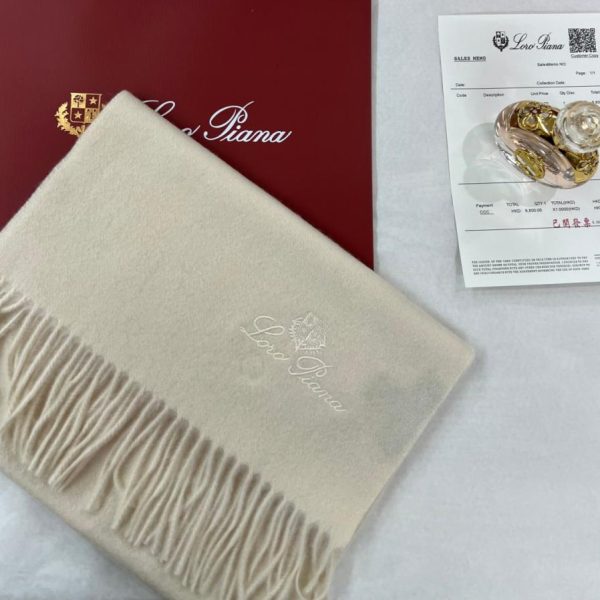 repliche,replica,perfette,siti di,affidabili,migliori siti,dove comprare,1:1,scarpe da ginnastica Novità autunno/inverno Loro Piana: sciarpa in cashmere di alta qualità (XI7T0)