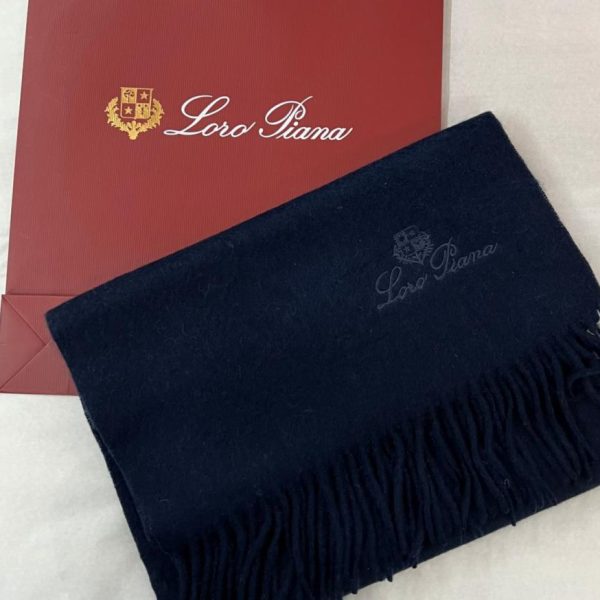 repliche,replica,perfette,siti di,affidabili,migliori siti,dove comprare,1:1,scarpe da ginnastica Novità autunno/inverno Loro Piana: sciarpa in cashmere di alta qualità (ZDSG6)