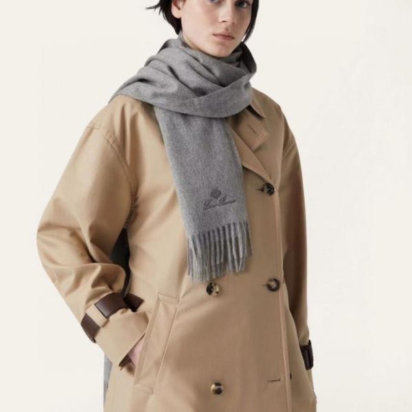 repliche,replica,perfette,siti di,affidabili,migliori siti,dove comprare,1:1,scarpe da ginnastica Nuova collezione autunno/inverno di Loro Piana: sciarpa in cashmere premium (ZISWA)