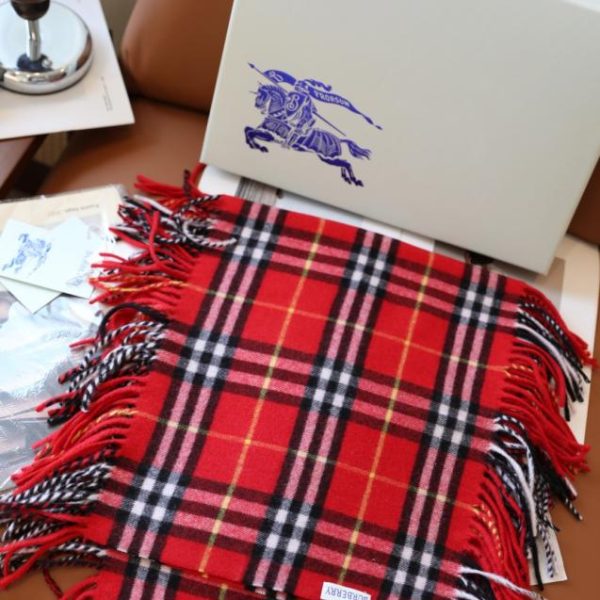 repliche,replica,perfette,siti di,affidabili,migliori siti,dove comprare,1:1,scarpe da ginnastica Sciarpa Burberry in cashmere con grandi nappe (ZQJ63)