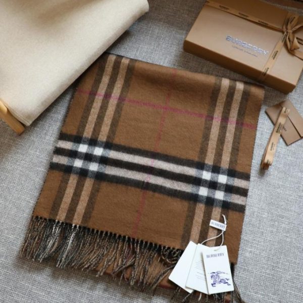repliche,replica,perfette,siti di,affidabili,migliori siti,dove comprare,1:1,scarpe da ginnastica Burberry War Horse Original Shawl, scialle classico reversibile in filato double-face (C2GOQ)