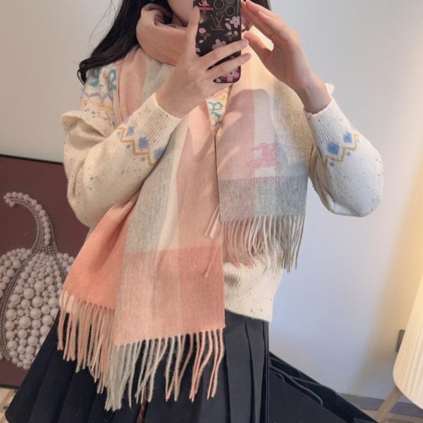 repliche,replica,perfette,siti di,affidabili,migliori siti,dove comprare,1:1,scarpe da ginnastica La nuova sciarpa/scialle a forma di cuore di Burberry (J G4)