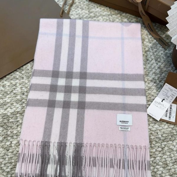 repliche,replica,perfette,siti di,affidabili,migliori siti,dove comprare,1:1,scarpe da ginnastica Sciarpa classica in cashmere a quadri di Burberry (D4F3W)