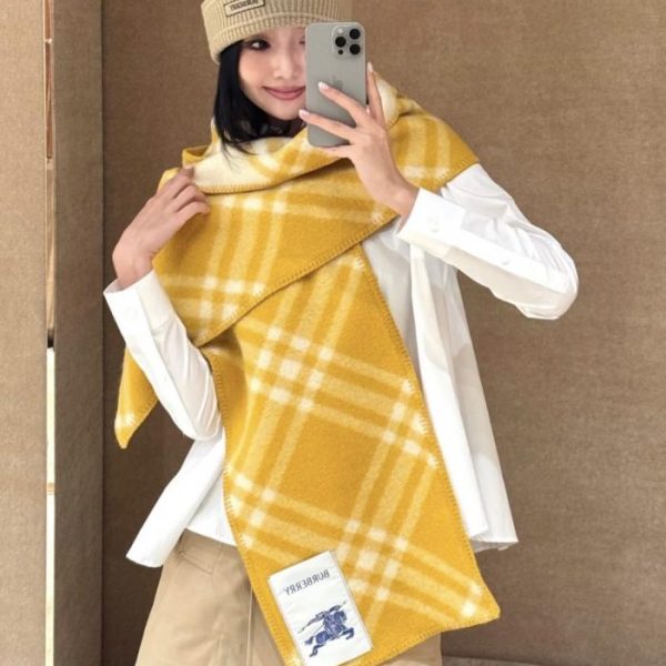 repliche,replica,perfette,siti di,affidabili,migliori siti,dove comprare,1:1,scarpe da ginnastica Sciarpa Burberry in misto cashmere e lana (con cappuccio) (3BN55)