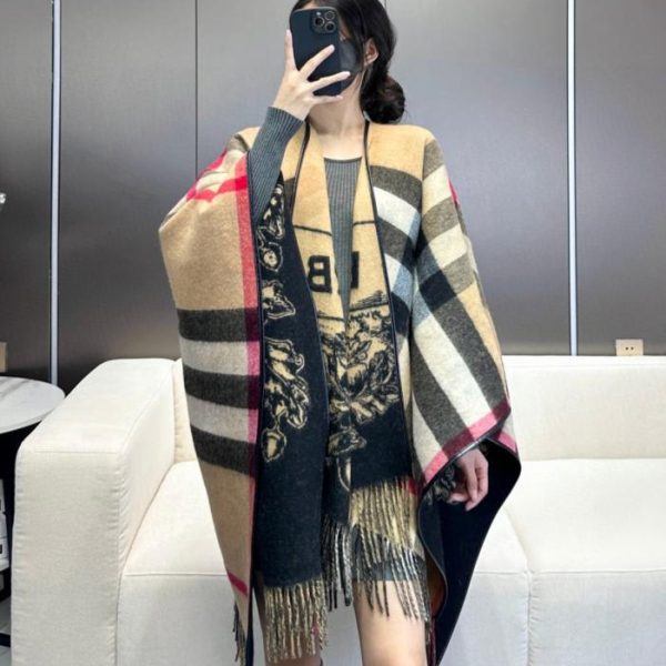 repliche,replica,perfette,siti di,affidabili,migliori siti,dove comprare,1:1,scarpe da ginnastica Mantella Burberry Equestrian Cashmere Jacquard, reversibile (lati A+B) (HOKRV)