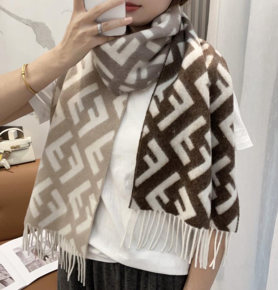 repliche,replica,perfette,siti di,affidabili,migliori siti,dove comprare,1:1,scarpe da ginnastica Sciarpa in cashmere double-face con monogramma Fendi sfumato, morbida e delicata, stile double-face (BAY34) repliche,replica,perfette,siti di,affidabili,migliori siti,dove comprare,1:1,scarpe da ginnastica Sciarpa in cashmere double-face con monogramma Fendi sfumato, morbida e delicata, stile double-face (BAY34)