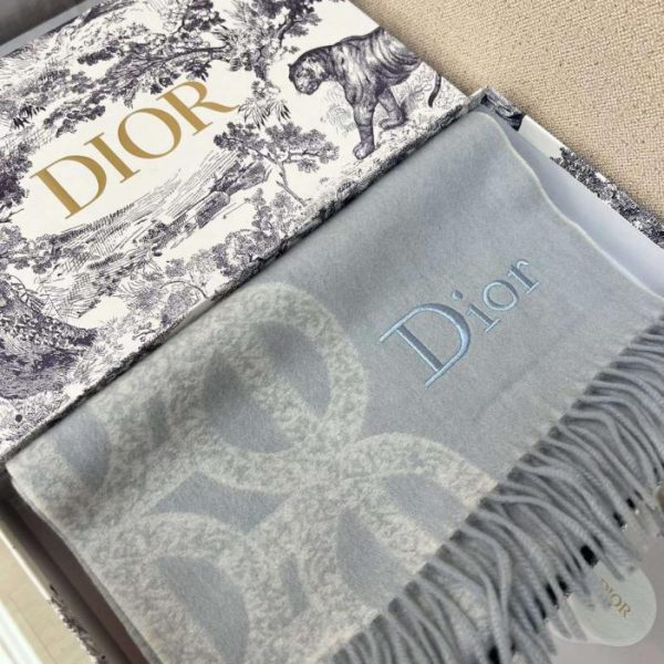repliche,replica,perfette,siti di,affidabili,migliori siti,dove comprare,1:1,scarpe da ginnastica Sciarpa piccola in cashmere Dior (8VJLO)