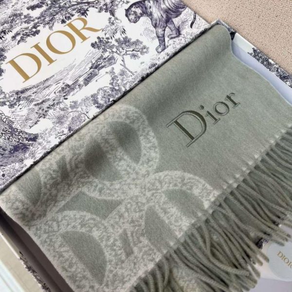 repliche,replica,perfette,siti di,affidabili,migliori siti,dove comprare,1:1,scarpe da ginnastica Sciarpa piccola in cashmere Dior (NVRWJ)