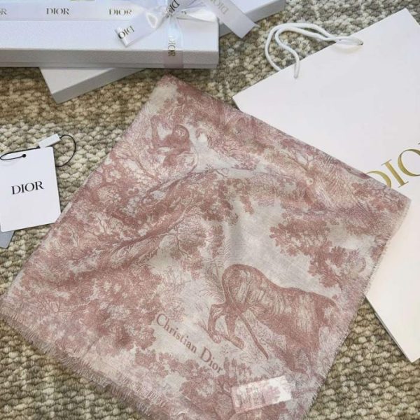 repliche,replica,perfette,siti di,affidabili,migliori siti,dove comprare,1:1,scarpe da ginnastica La nuova sciarpa/scialle in seta e cashmere con motivo giungla UMMO9 di Dior.