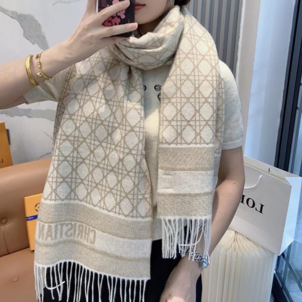 repliche,replica,perfette,siti di,affidabili,migliori siti,dove comprare,1:1,scarpe da ginnastica DIOR (Gold Thread) Nuova sciarpa in cashmere 100% con motivo Cannage (6QDVJ)
