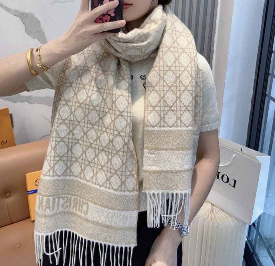 repliche,replica,perfette,siti di,affidabili,migliori siti,dove comprare,1:1,scarpe da ginnastica DIOR (Gold Thread) Nuova sciarpa in cashmere 100% con motivo Cannage (6QDVJ) repliche,replica,perfette,siti di,affidabili,migliori siti,dove comprare,1:1,scarpe da ginnastica DIOR (Gold Thread) Nuova sciarpa in cashmere 100% con motivo Cannage (6QDVJ)