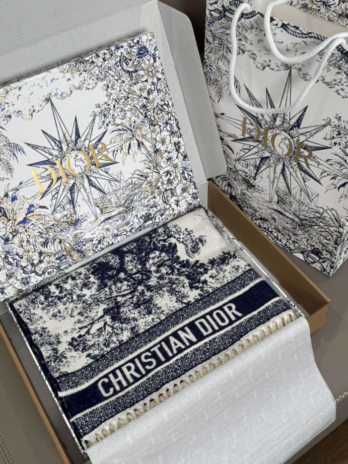 repliche,replica,perfette,siti di,affidabili,migliori siti,dove comprare,1:1,scarpe da ginnastica Scialle reversibile Dior Zoo blu (55 LIM) repliche,replica,perfette,siti di,affidabili,migliori siti,dove comprare,1:1,scarpe da ginnastica Scialle reversibile Dior Zoo blu (55 LIM)