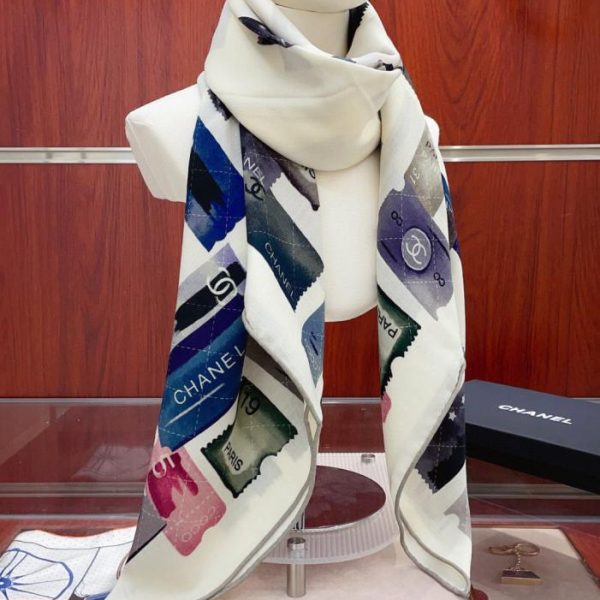 repliche,replica,perfette,siti di,affidabili,migliori siti,dove comprare,1:1,scarpe da ginnastica Sciarpa quadrata Chanel in cashmere, reversibile, dello stesso colore, in stile seta e lana (LQGF1)
