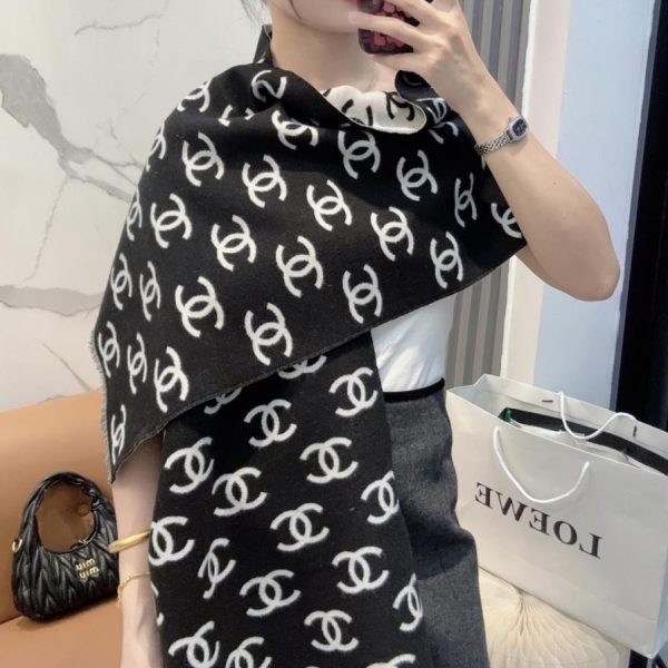 repliche,replica,perfette,siti di,affidabili,migliori siti,dove comprare,1:1,scarpe da ginnastica La nuova sciarpa nera di Chanel (KCB)