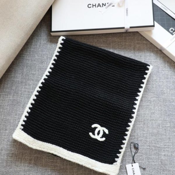 repliche,replica,perfette,siti di,affidabili,migliori siti,dove comprare,1:1,scarpe da ginnastica Sciarpa Chanel lavorata a maglia con bordo a spazzolino da denti nella classica combinazione di colori bicolore bianco e nero (SYMZC)