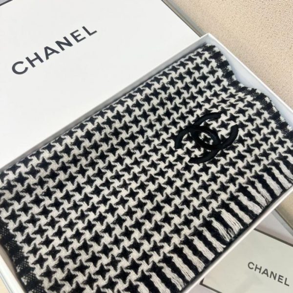repliche,replica,perfette,siti di,affidabili,migliori siti,dove comprare,1:1,scarpe da ginnastica Sciarpa in cashmere lavorato a maglia con doppia C di Chanel (HDZSY)