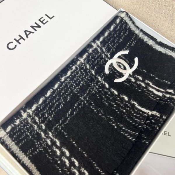 repliche,replica,perfette,siti di,affidabili,migliori siti,dove comprare,1:1,scarpe da ginnastica Sciarpa in cashmere lavorato a maglia con doppia C di Chanel (V1QVG)