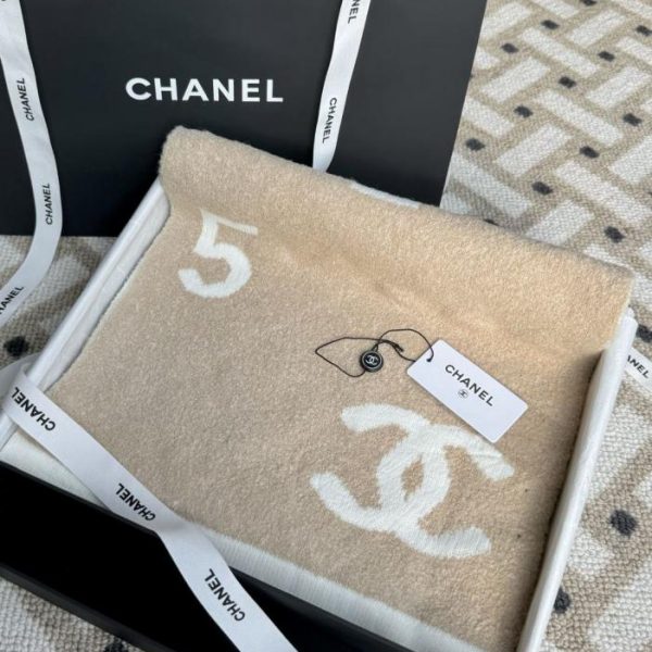 repliche,replica,perfette,siti di,affidabili,migliori siti,dove comprare,1:1,scarpe da ginnastica Sciarpa in cashmere lavorato a maglia Chanel n. 5 (K68RS)