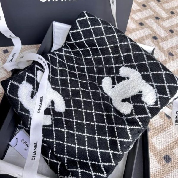 repliche,replica,perfette,siti di,affidabili,migliori siti,dove comprare,1:1,scarpe da ginnastica Sciarpa Chanel in maglia double face con motivo a rombi, extra soffice (9Q28N)