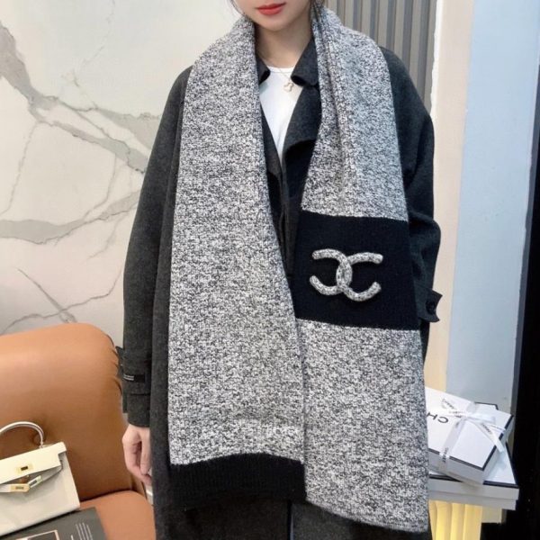 repliche,replica,perfette,siti di,affidabili,migliori siti,dove comprare,1:1,scarpe da ginnastica L’ultima collezione di sciarpe intrecciate di CHANEL (DTT66) è ora disponibile nelle boutique.