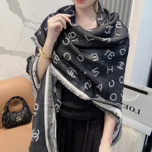 repliche,replica,perfette,siti di,affidabili,migliori siti,dove comprare,1:1,scarpe da ginnastica Logo di perle Chanel, l’ultima sciarpa di velluto di Chanel, la classica camelia e l’elegante stile Coco (8SQ19)