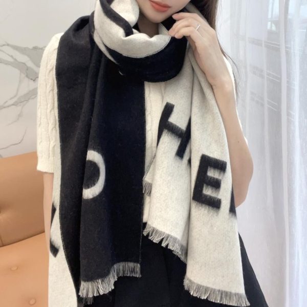 repliche,replica,perfette,siti di,affidabili,migliori siti,dove comprare,1:1,scarpe da ginnastica Scialle classico in cashmere Chanel (4 XIZB)