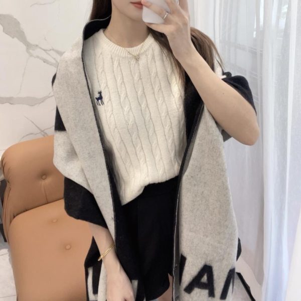 repliche,replica,perfette,siti di,affidabili,migliori siti,dove comprare,1:1,scarpe da ginnastica Il nuovo scialle in cashmere color-block di Chanel (WXWVL)