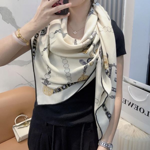 repliche,replica,perfette,siti di,affidabili,migliori siti,dove comprare,1:1,scarpe da ginnastica Collana di perle CHANEL e fazzoletto di velluto di seta (UQ3VT)