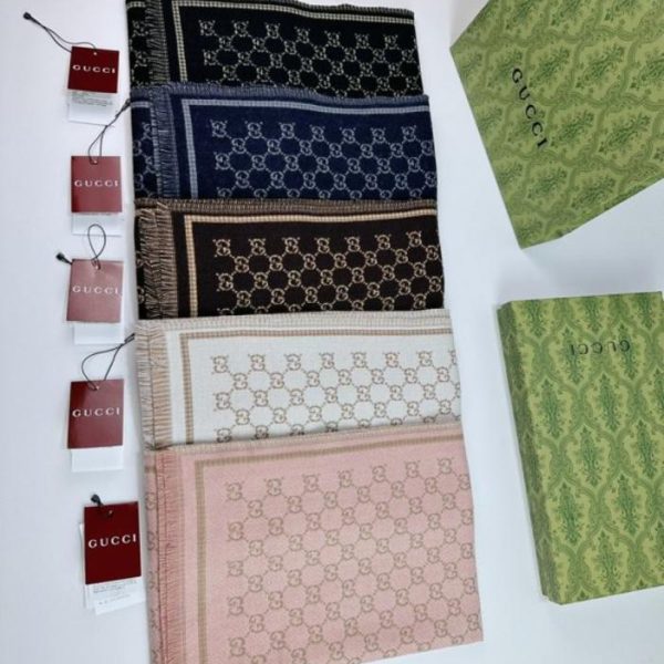 repliche,replica,perfette,siti di,affidabili,migliori siti,dove comprare,1:1,scarpe da ginnastica Nuova sciarpa reversibile in lana con piccolo logo classico di Gucci, disponibile in 5 colori (EFVBK).