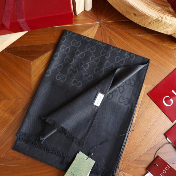 repliche,replica,perfette,siti di,affidabili,migliori siti,dove comprare,1:1,scarpe da ginnastica Sciarpa lunga GG, elegante sciarpa lunga in seta e cashmere jacquard bicolore (FNWDC)