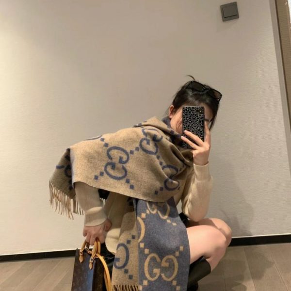 repliche,replica,perfette,siti di,affidabili,migliori siti,dove comprare,1:1,scarpe da ginnastica L’ultima classica sciarpa con nappa jacquard a doppia G di GUCCI (KBN6G)