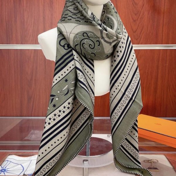 repliche,replica,perfette,siti di,affidabili,migliori siti,dove comprare,1:1,scarpe da ginnastica Fazzoletto in cashmere Hermès Amazonian Celebration (UNXM0)