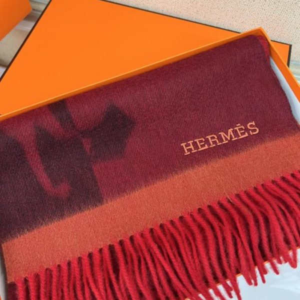 repliche,replica,perfette,siti di,affidabili,migliori siti,dove comprare,1:1,scarpe da ginnastica Sciarpa in cashmere jacquard di Hermès ispirata al mondo equestre, taglia piccola (8ZYHB)