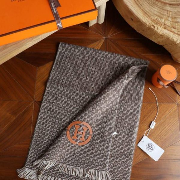 repliche,replica,perfette,siti di,affidabili,migliori siti,dove comprare,1:1,scarpe da ginnastica Sciarpa da uomo Hermes con trama a pois ed etichetta in pelle ricamata, tessuto 100% lana cashmere (MZM20).