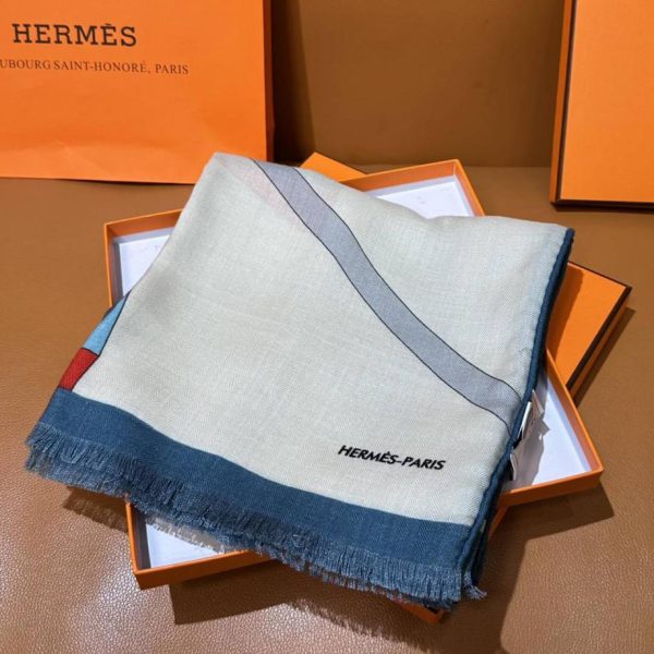 repliche,replica,perfette,siti di,affidabili,migliori siti,dove comprare,1:1,scarpe da ginnastica Sciarpa rettangolare in seta e cashmere con motivo reversibile Hermes Top Depart (OSJCG)