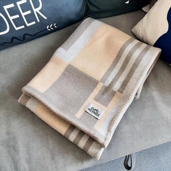 repliche,replica,perfette,siti di,affidabili,migliori siti,dove comprare,1:1,scarpe da ginnastica La nuova coperta in misto lana e cashmere jacquard della serie Ithaque di HERMES (GVA1S)