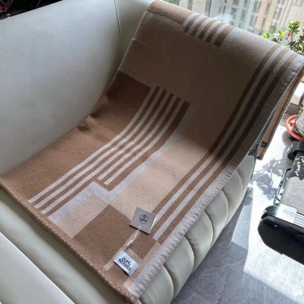 repliche,replica,perfette,siti di,affidabili,migliori siti,dove comprare,1:1,scarpe da ginnastica La nuova coperta in misto lana e cashmere jacquard della serie Ithaque di HERMES (LEG5B)