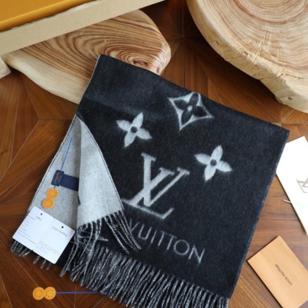 repliche,replica,perfette,siti di,affidabili,migliori siti,dove comprare,1:1,scarpe da ginnastica Sciarpa in cashmere LV, design originale con scheggiatura, lavorazione artigianale originale, spessa e calda, bordo overlock double-face per evitare sfilacciamenti (7ZFGM)