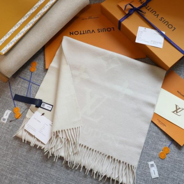 repliche,replica,perfette,siti di,affidabili,migliori siti,dove comprare,1:1,scarpe da ginnastica Sciarpa realizzata artigianalmente secondo la tradizione LV, spessa e calda, con cuciture overlock su entrambi i lati per evitare che si sfilacci (BVSBK)